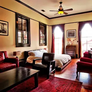 Herberg Royal Street & Bar 3*