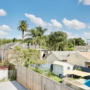 Sonder At Delachaise Row