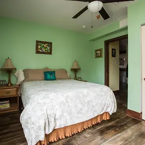 Big Easy Charmer License #23-ostr-12410 Holiday home