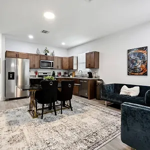 Apartment Grand 10-bedroom Oasis In Nola