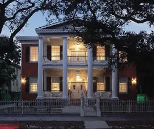 Hubbard Mansion 3*