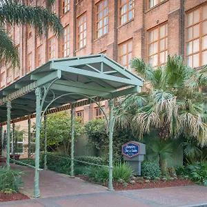 Hampton And Convention Center Hotel 3*