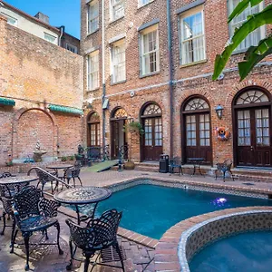 Quarter House Hotel