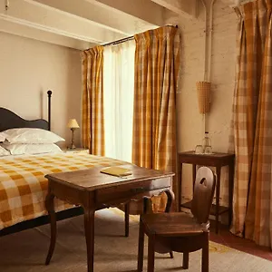 Peter And Paul, An Ash Hotel