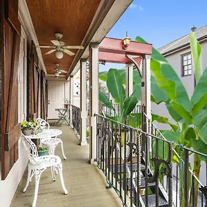 1870 Banana Courtyard French Quarter